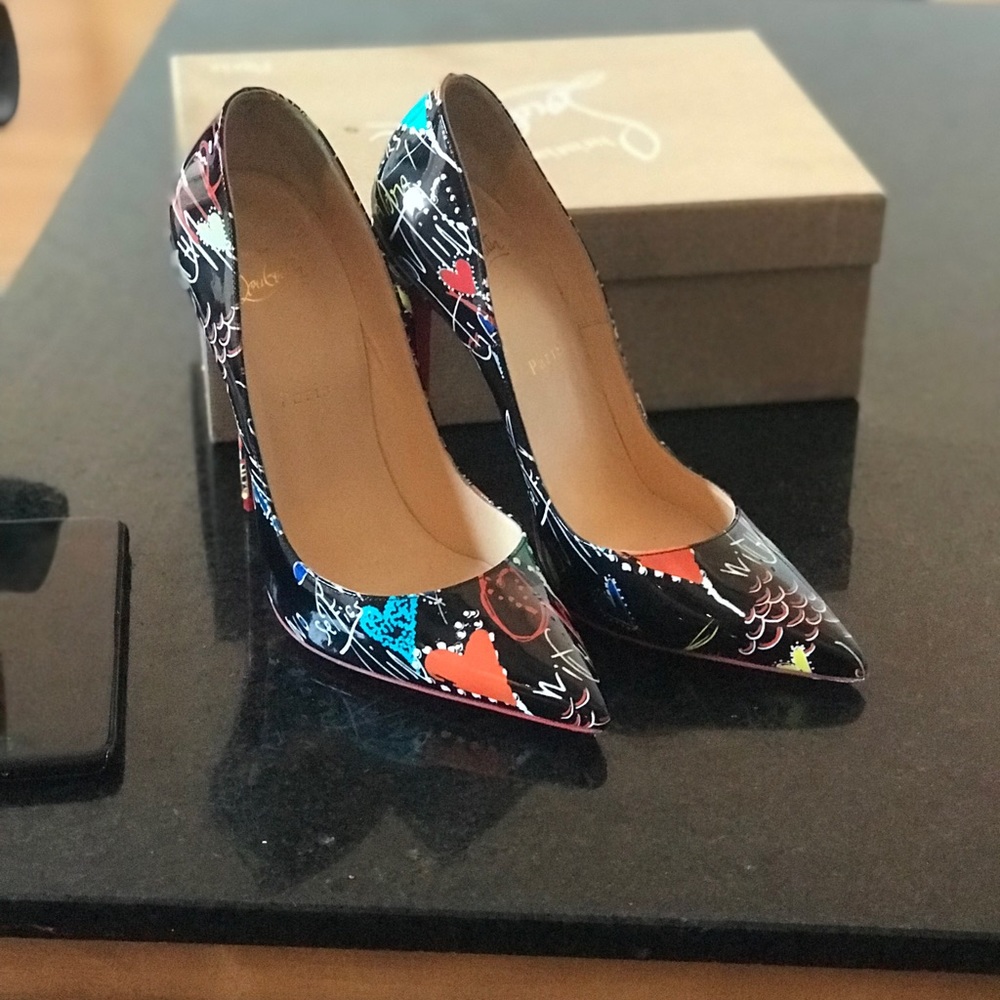 Christian Louboutin So Kate Red bottoms size 40